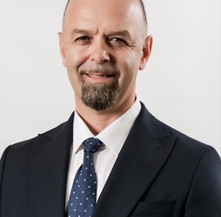 Jeton Raka